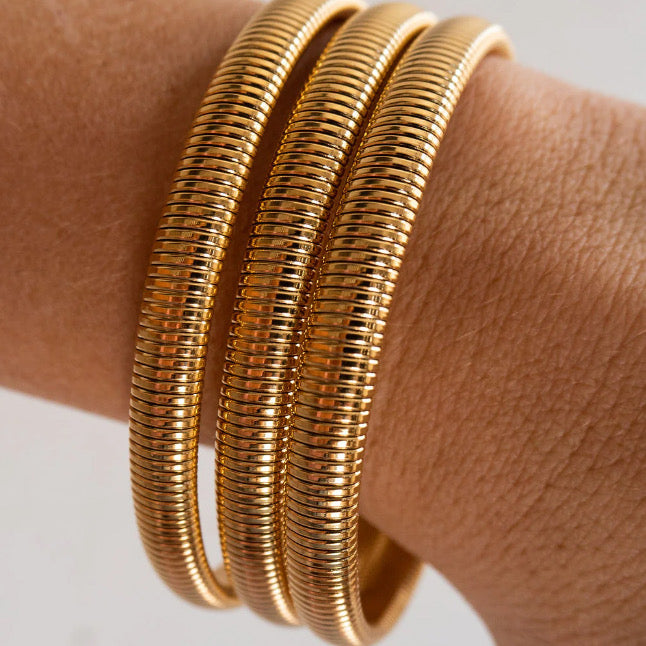 Pulsera gusano dorada 8mm