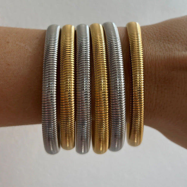 Pulsera gusano dorada 8mm