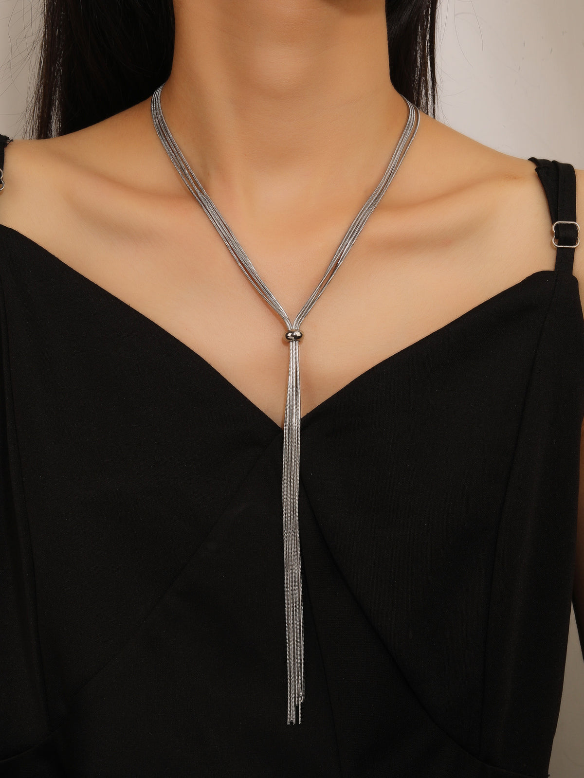 Collar corbatero barbas