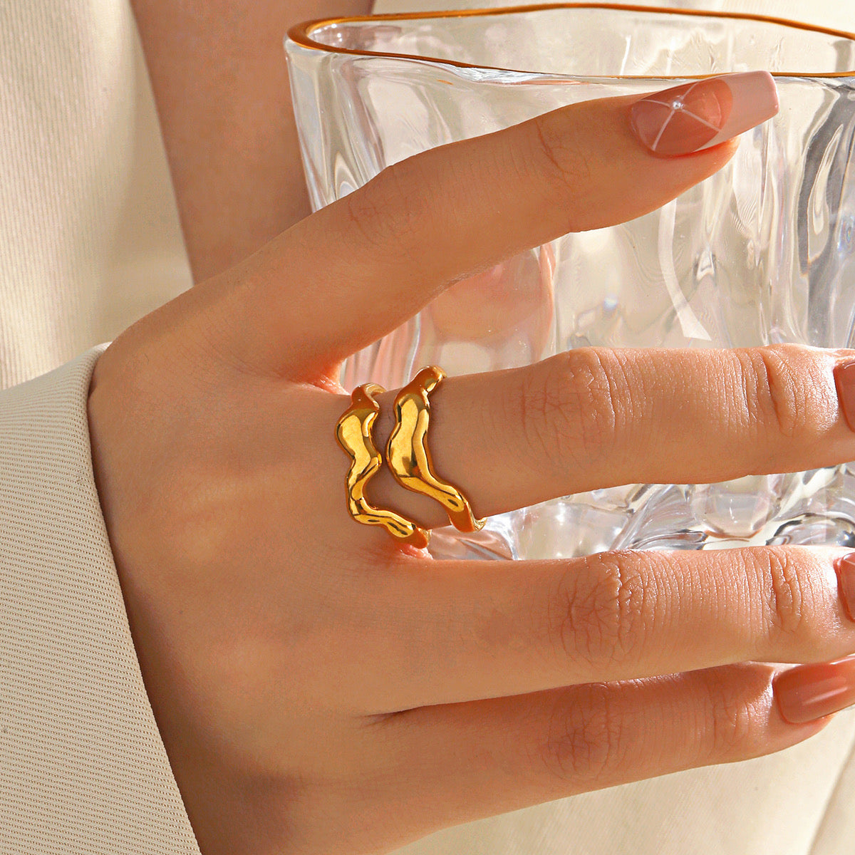 Anillo doble irregular dorado