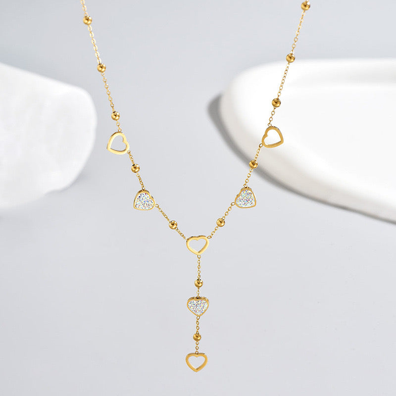 Collar corbatero corazón brilloso