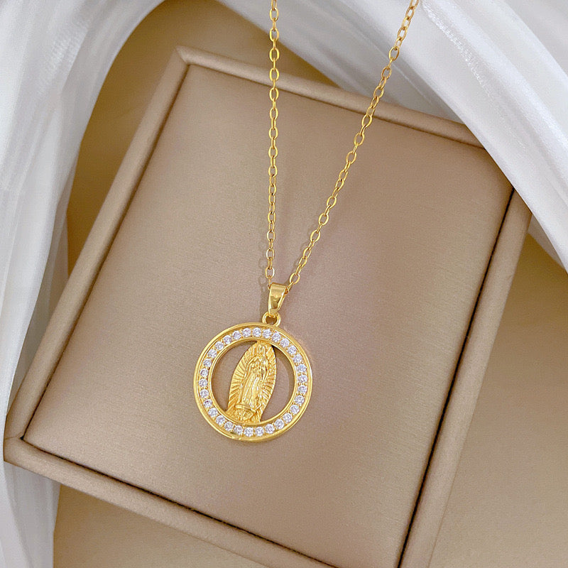 Collar María circular