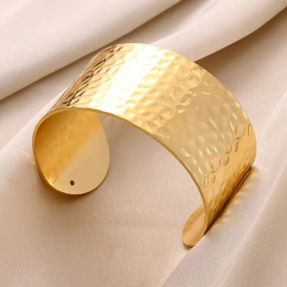 Brazalete maxi dorado