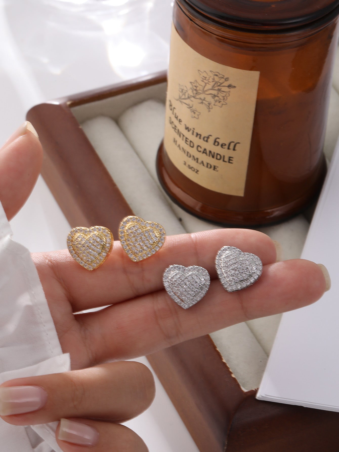 Aretes corazón brillosos