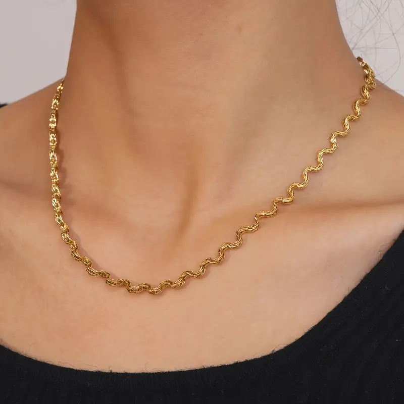Collar six Zag elegante