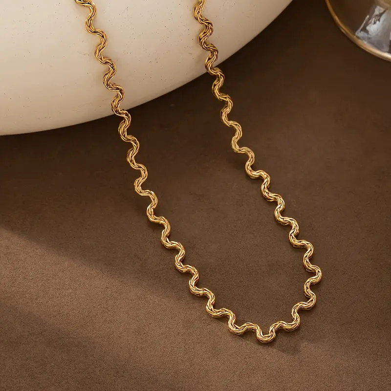 Collar six Zag elegante