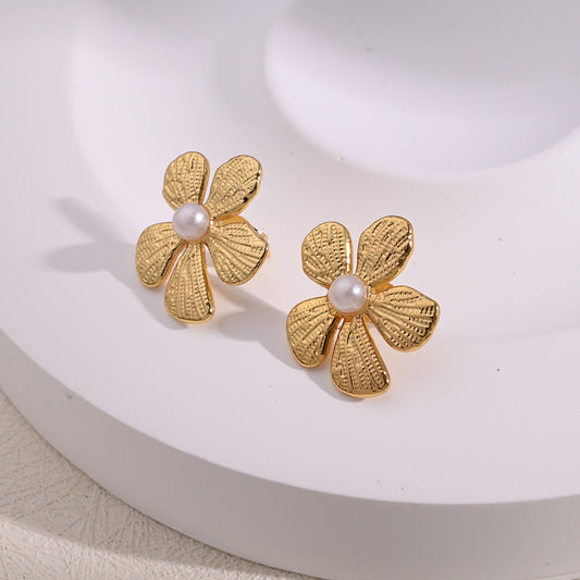 Aretes florecita brillosa con perlita