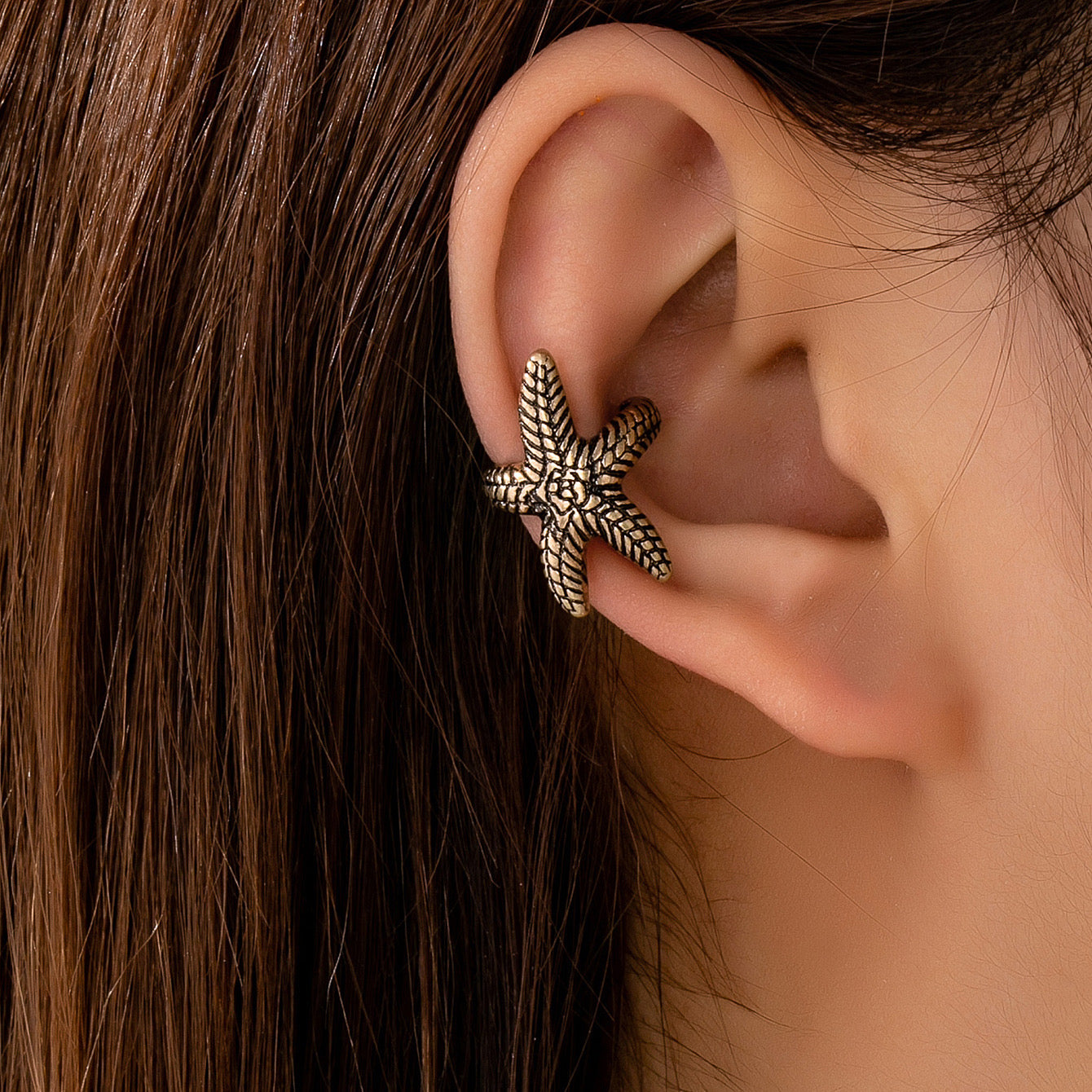 Ear cuff estrella negra