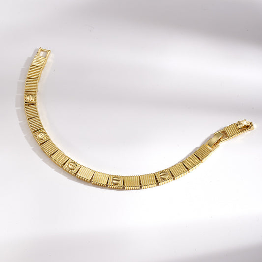 Pulsera tipo Cartier con broche en dorado
