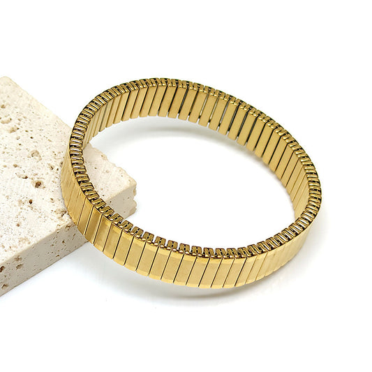 Pulsera dorada delgada