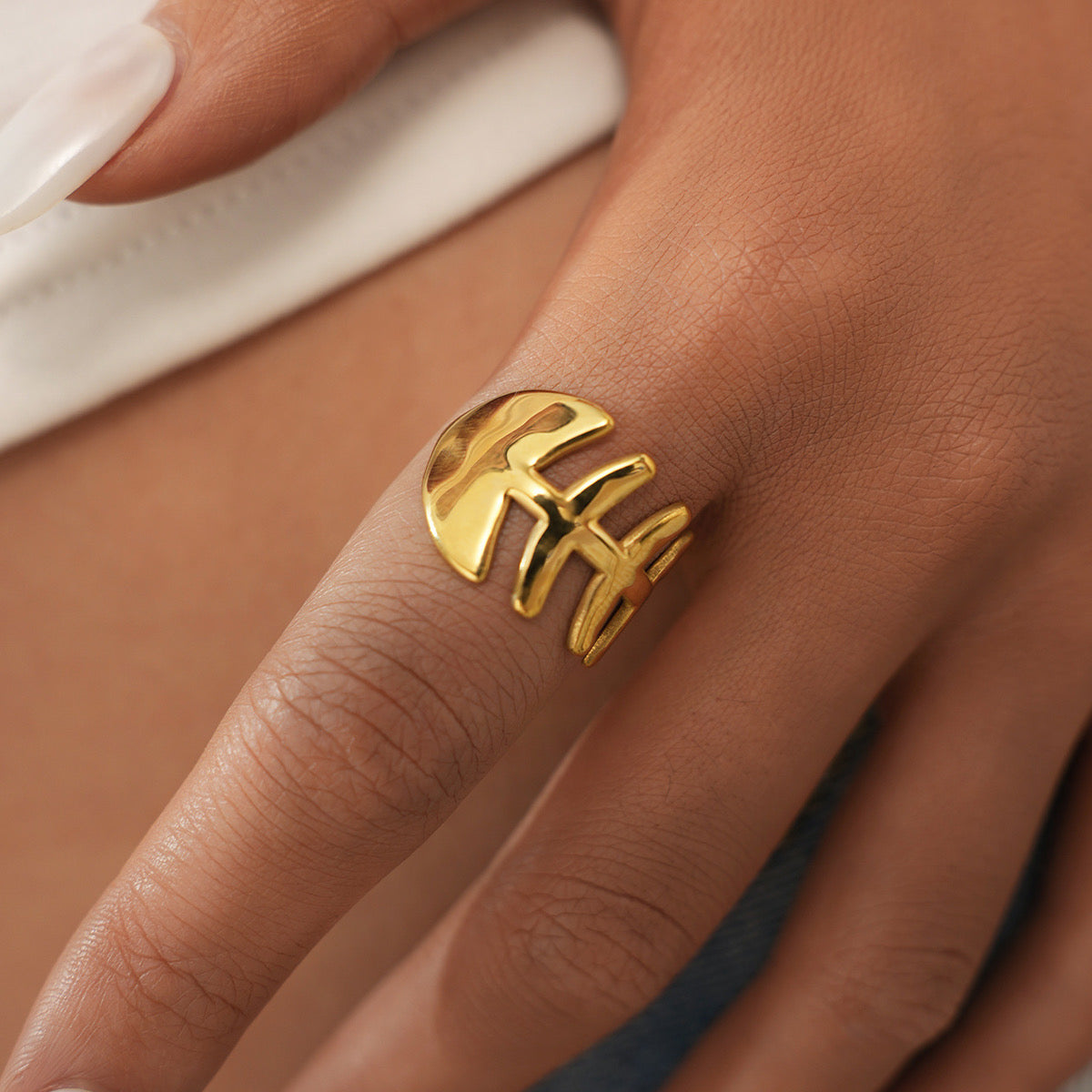 Anillo esqueleto de pez