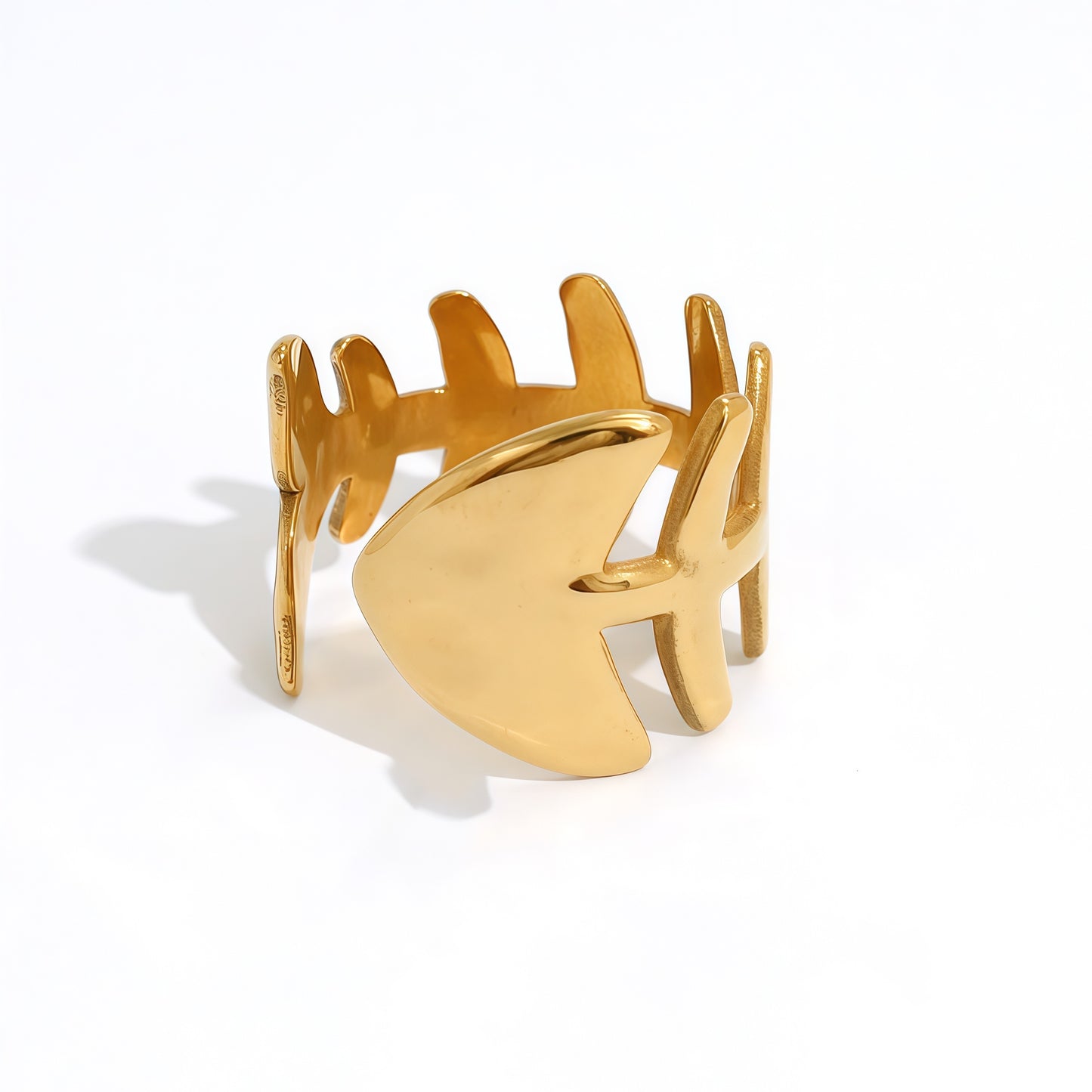 Anillo esqueleto de pez