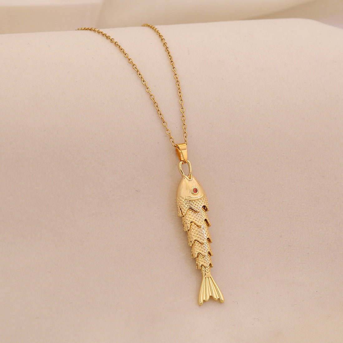 Collar pez escamas móvil