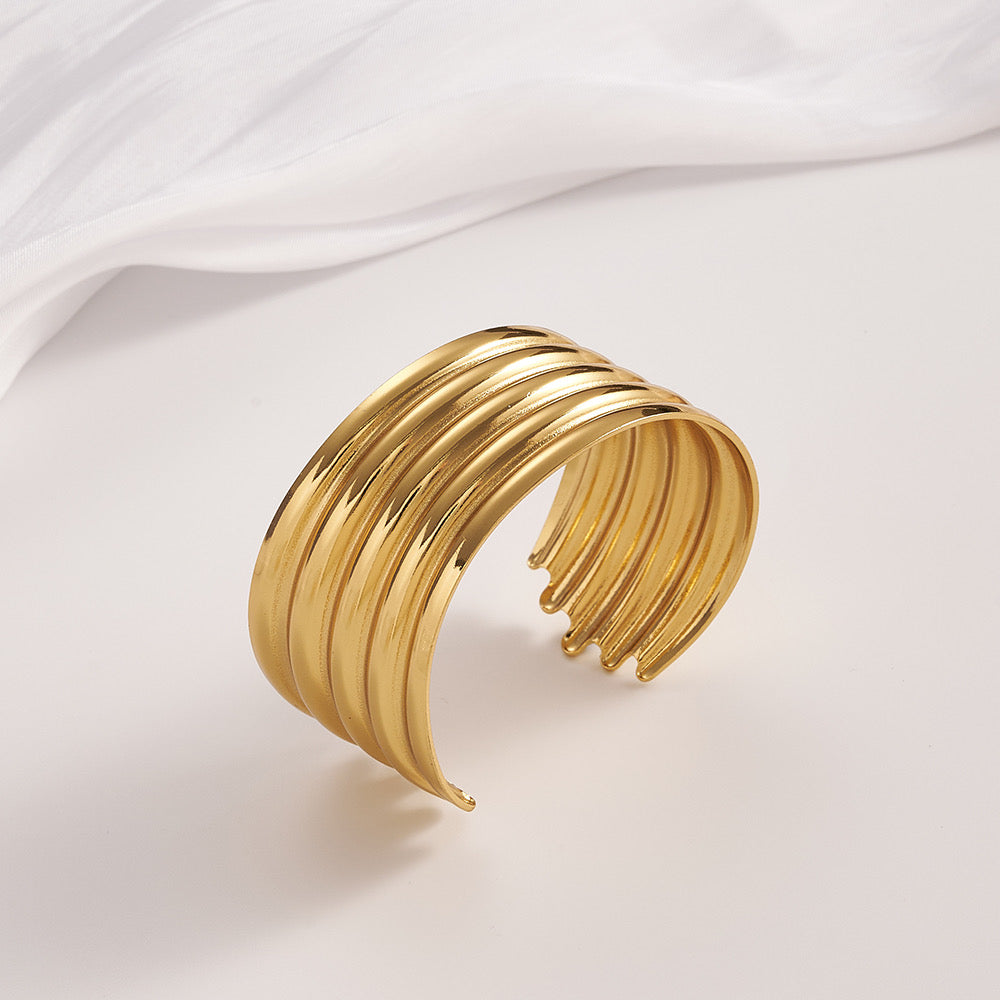 Brazalete líneas tupidas