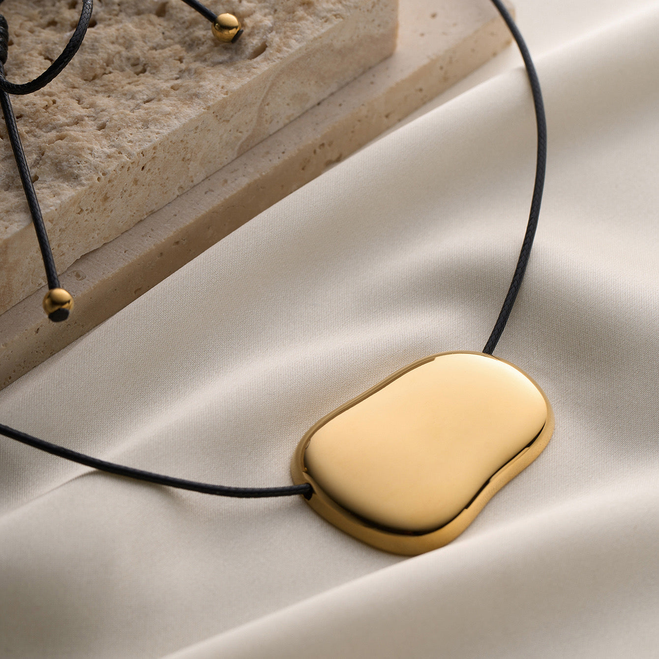 Collar ajustable de cuerda