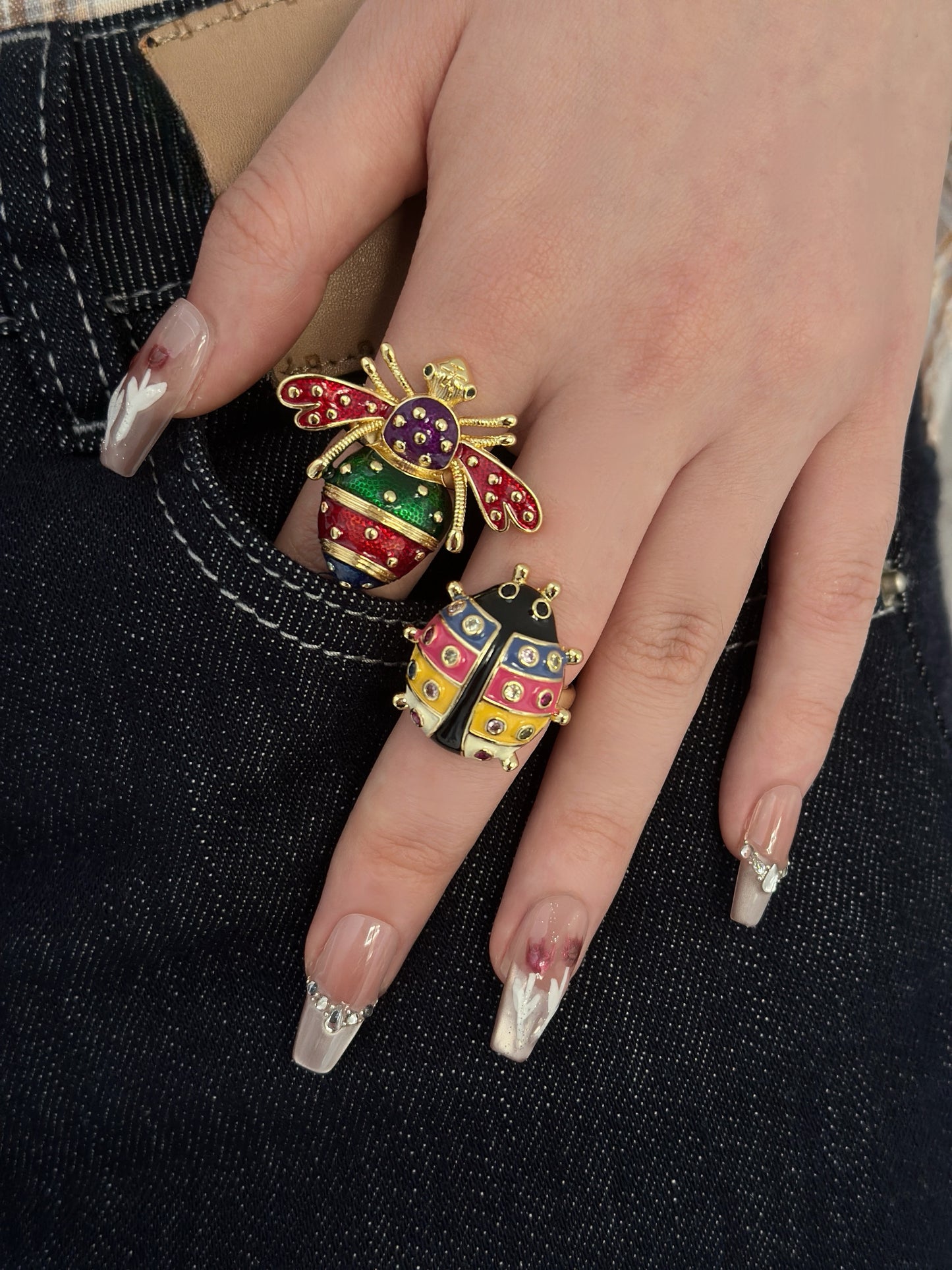 Anillo bichos arcoíris