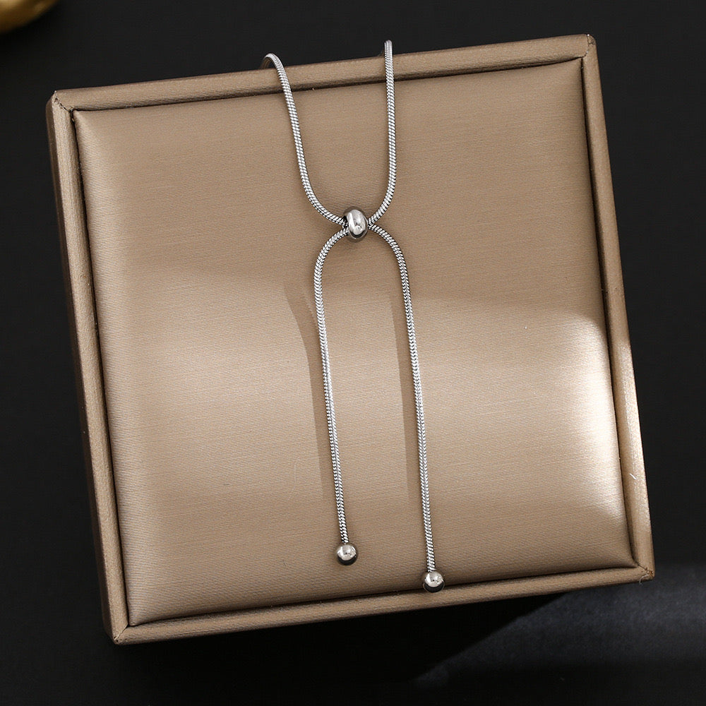 Collar corbatero ajustable plata