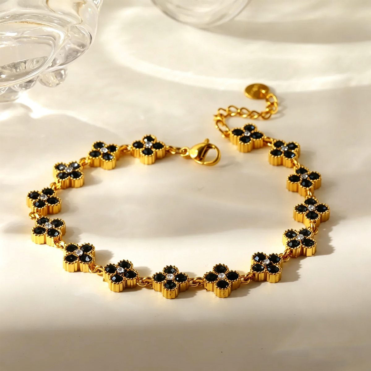 Pulsera VC en tonos negros