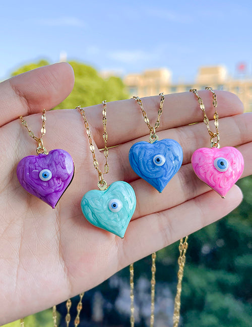 Collar corazón resina